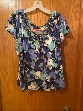 Elle Blue Floral Scoop Neck Women's Top - Size 1X